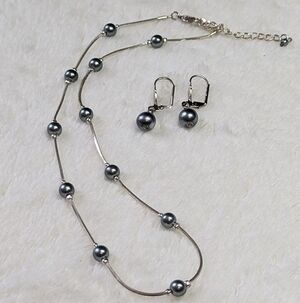 Vintage 80's Silvertone and Faux Grey Pearl Choker Necklace and Earring Set